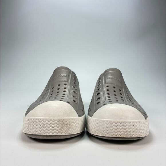 Native Jefferson Gray White Lightweight Slip On Water Shoe Comfort Youth Size 12 - Picture 2 of 9